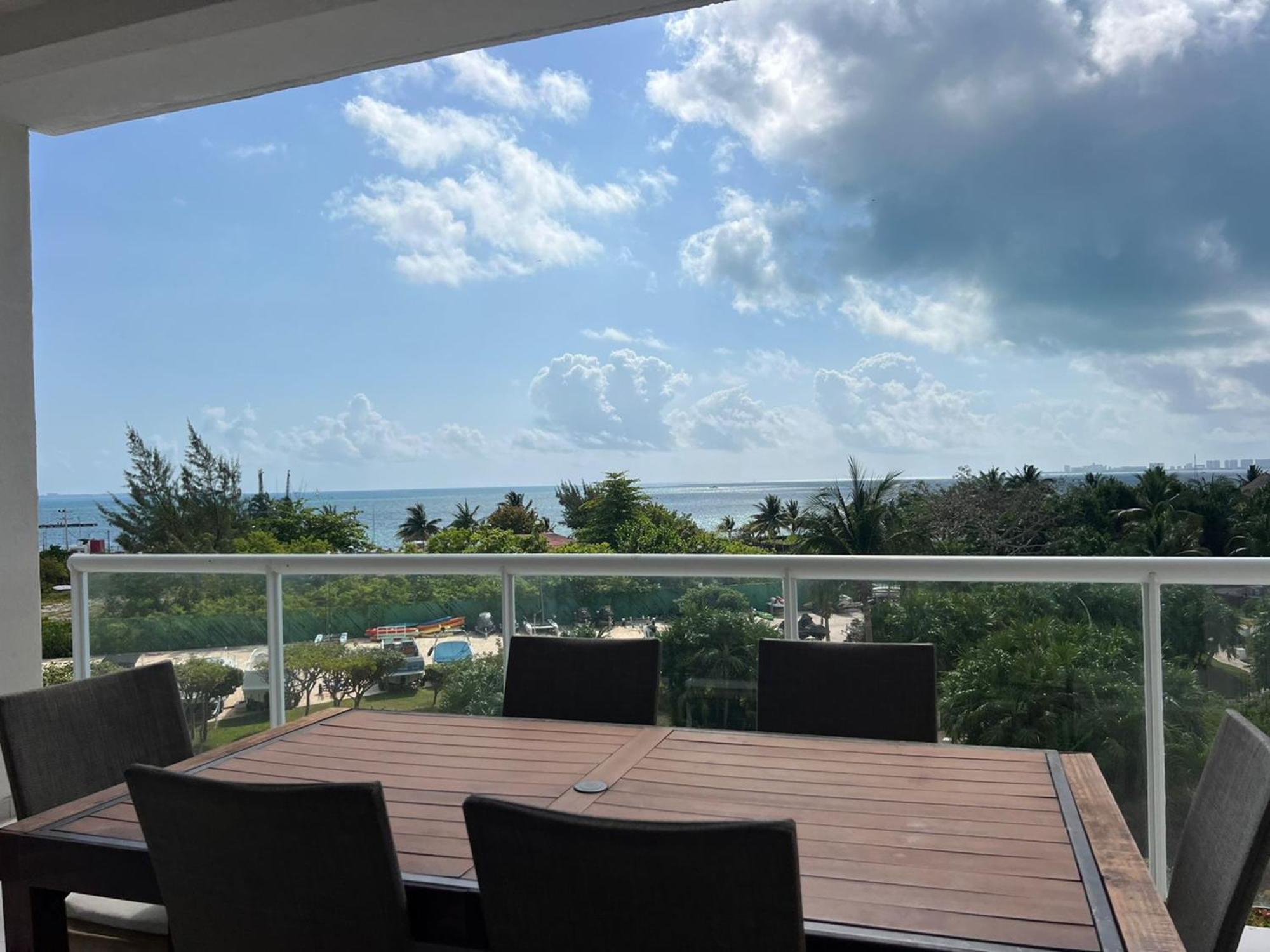 New Beachfront Luxury Apartments Cancún Exteriör bild
