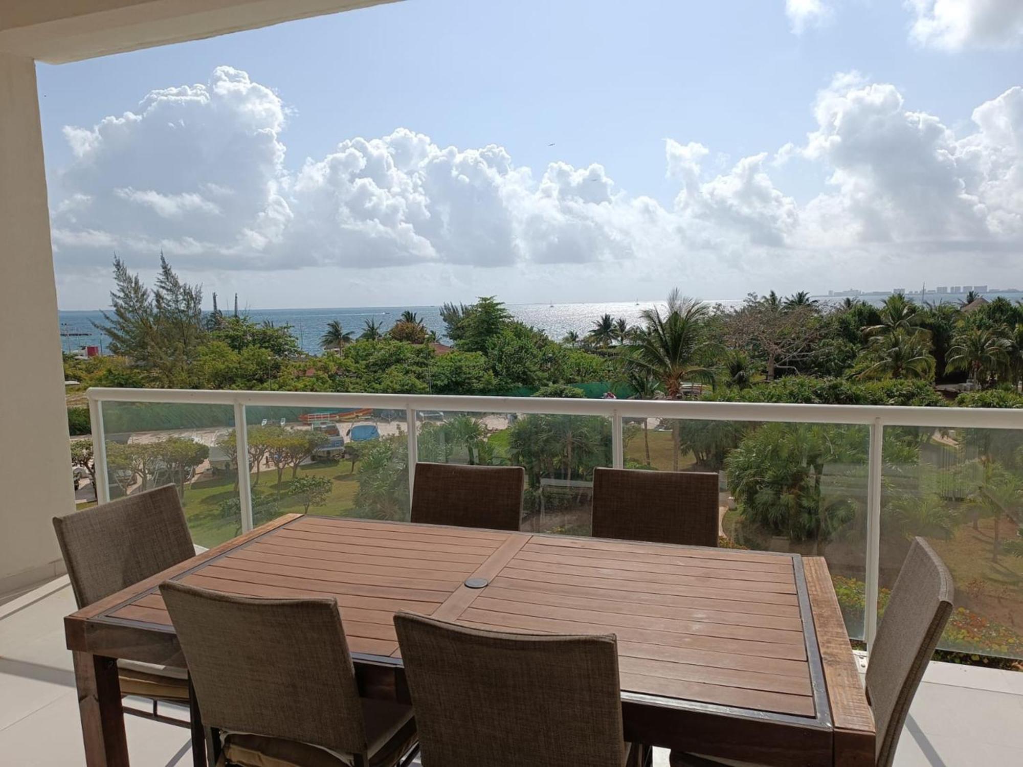 New Beachfront Luxury Apartments Cancún Exteriör bild