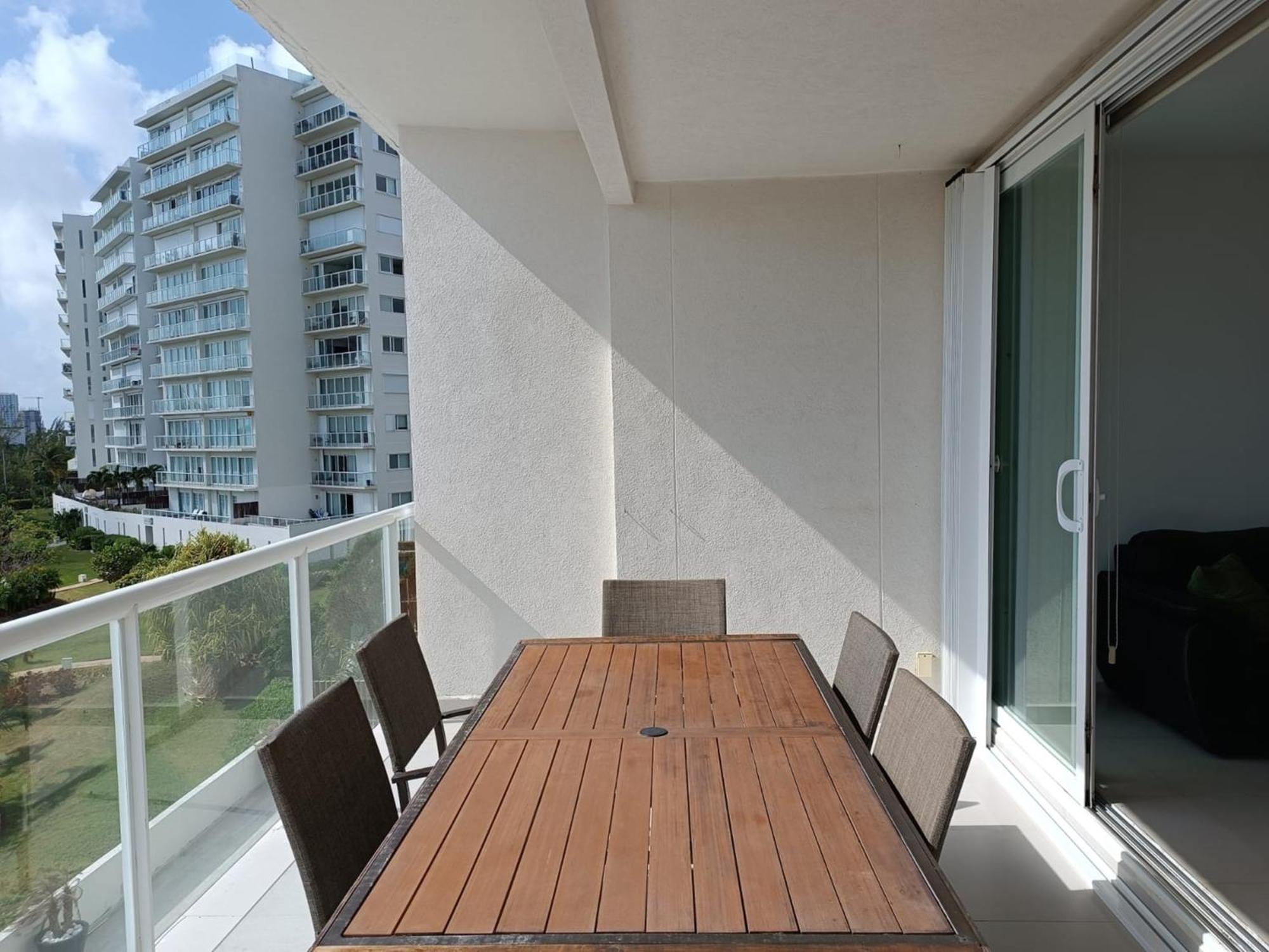 New Beachfront Luxury Apartments Cancún Exteriör bild