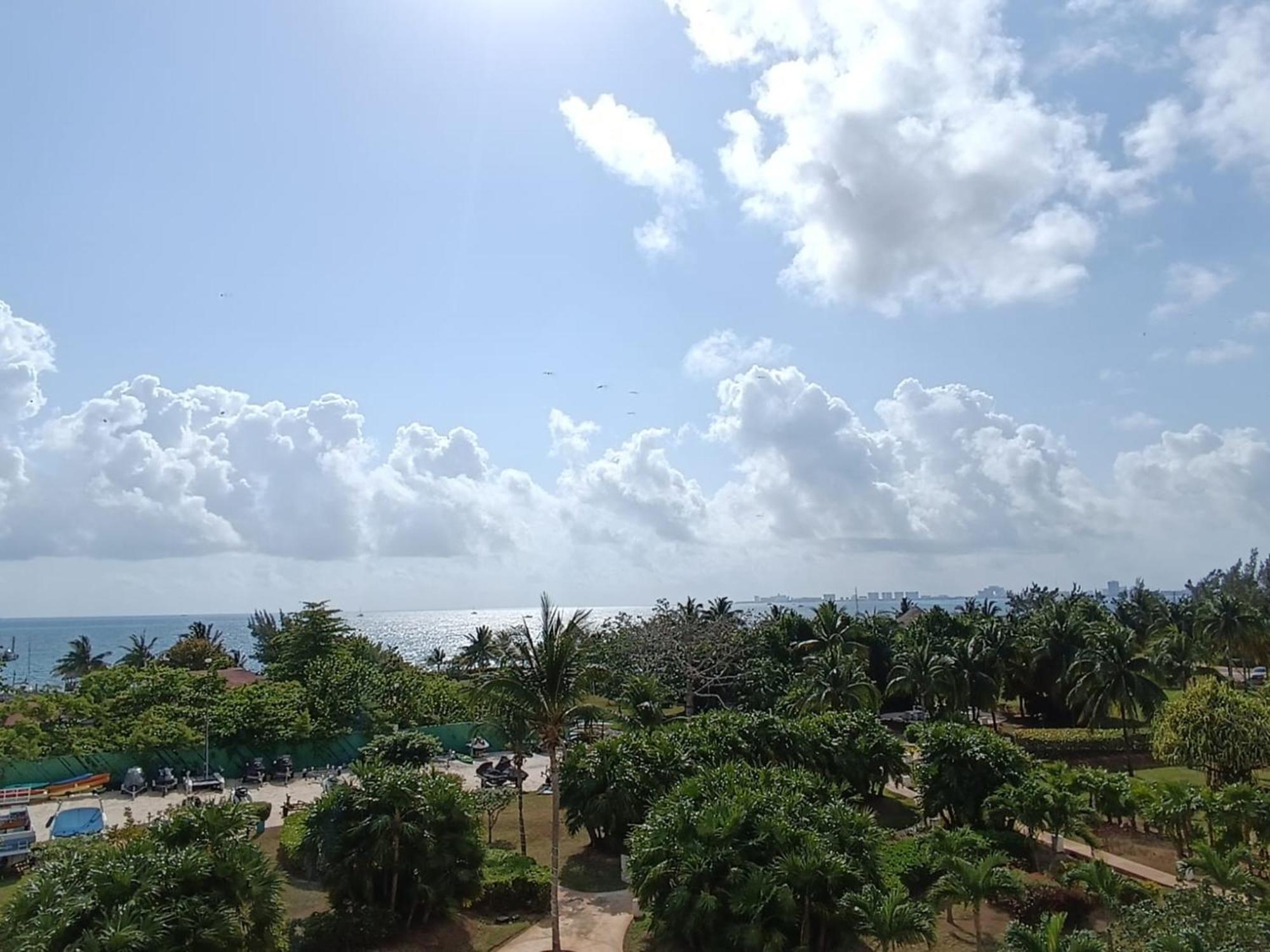 New Beachfront Luxury Apartments Cancún Exteriör bild